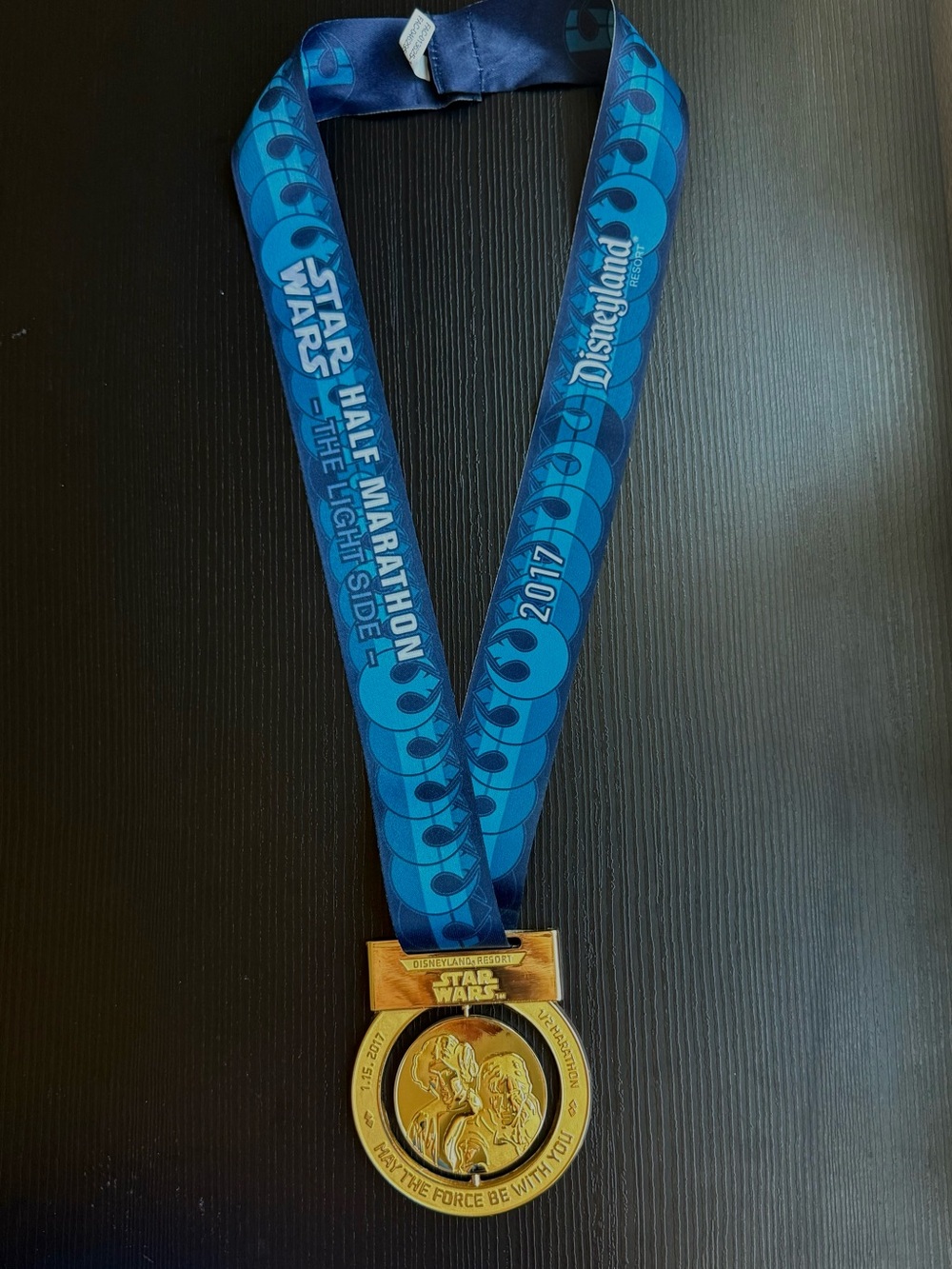 2017 Disneyland Star Wars Half Marathon Medal – Light Side runDisney